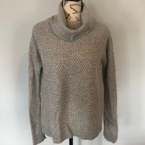 Alfred Sung women’s  Lg sweater